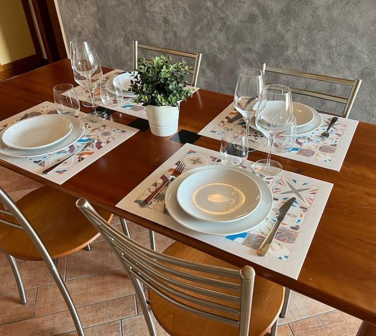 Attico In Piazza Matteotti Apartman Desenzano del Garda Kültér fotó