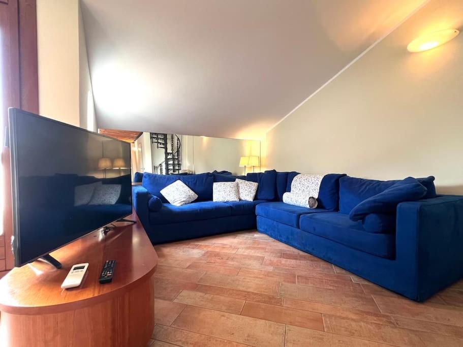 Attico In Piazza Matteotti Apartman Desenzano del Garda Kültér fotó