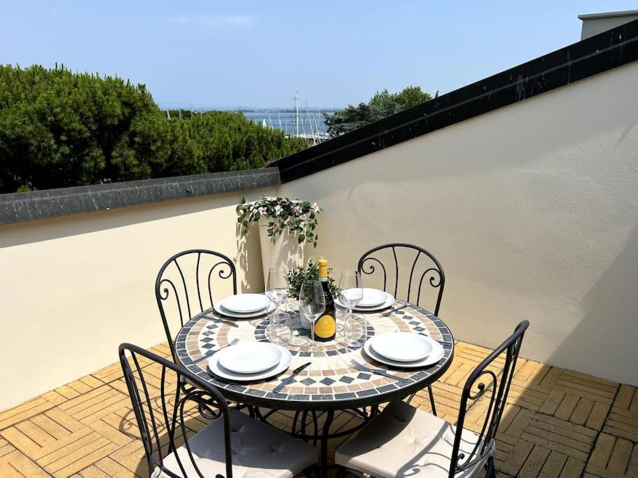 Attico In Piazza Matteotti Apartman Desenzano del Garda Kültér fotó